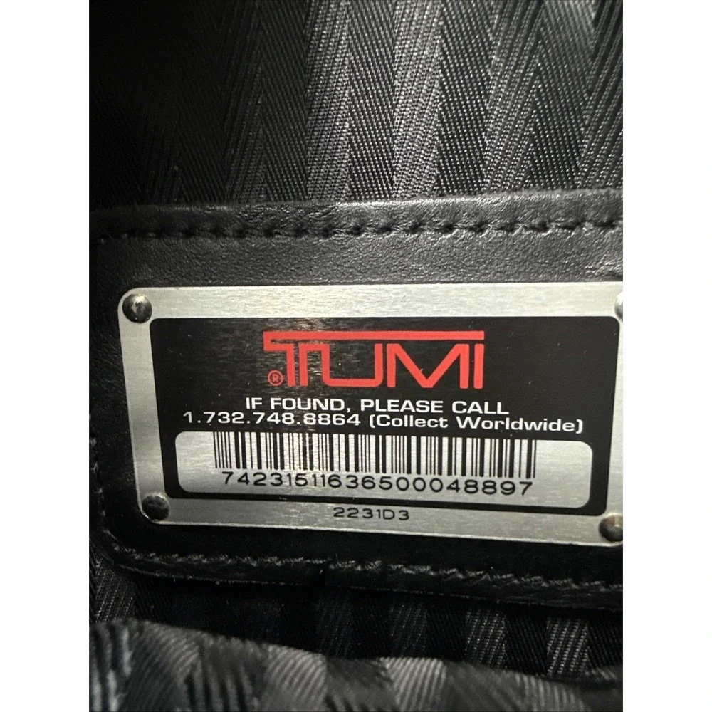 Tumi 2231d3 wheeled